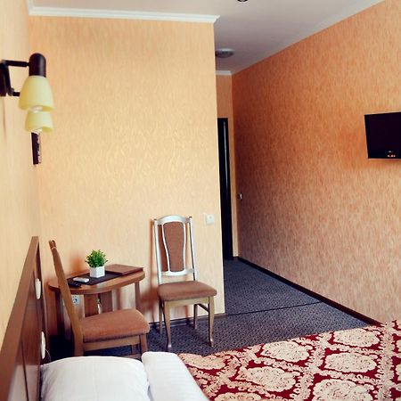 Hotel Dobrodiy Vinnytsia Bagian luar foto