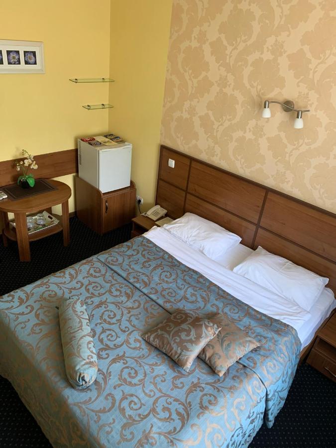 Hotel Dobrodiy Vinnytsia Bagian luar foto
