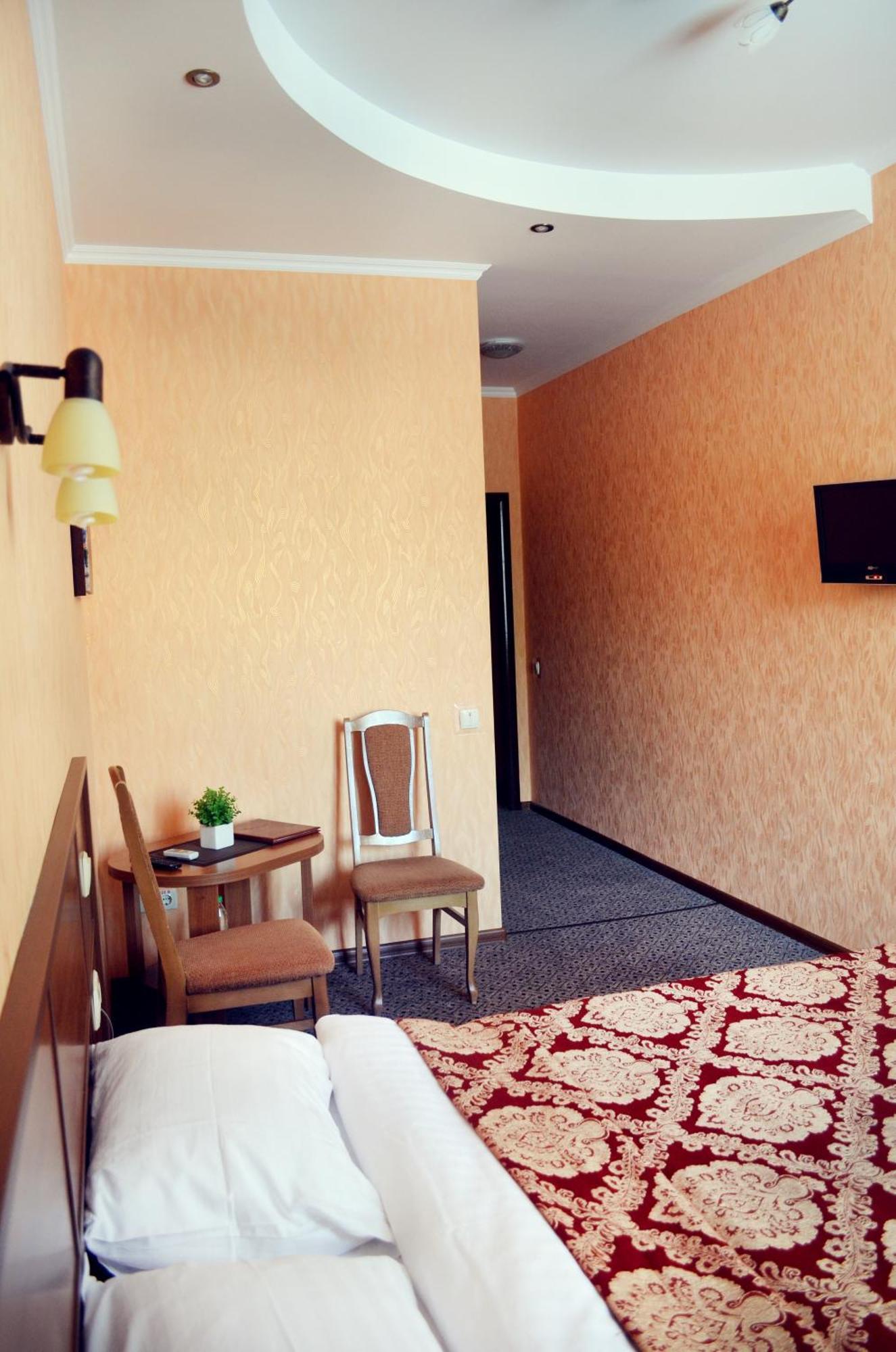 Hotel Dobrodiy Vinnytsia Bagian luar foto