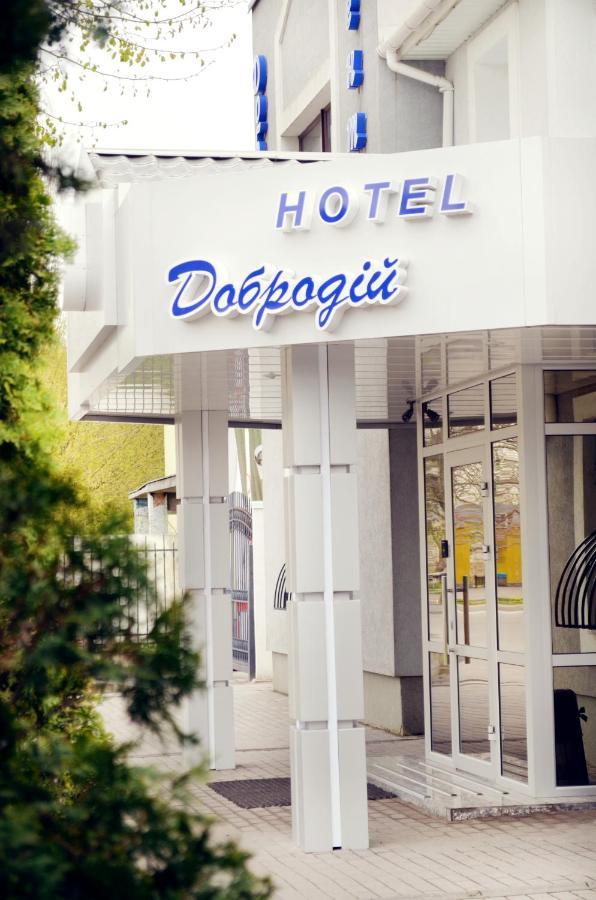 Hotel Dobrodiy Vinnytsia Bagian luar foto