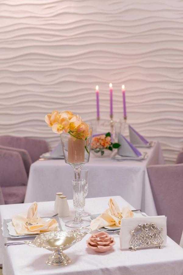 Hotel Dobrodiy Vinnytsia Bagian luar foto
