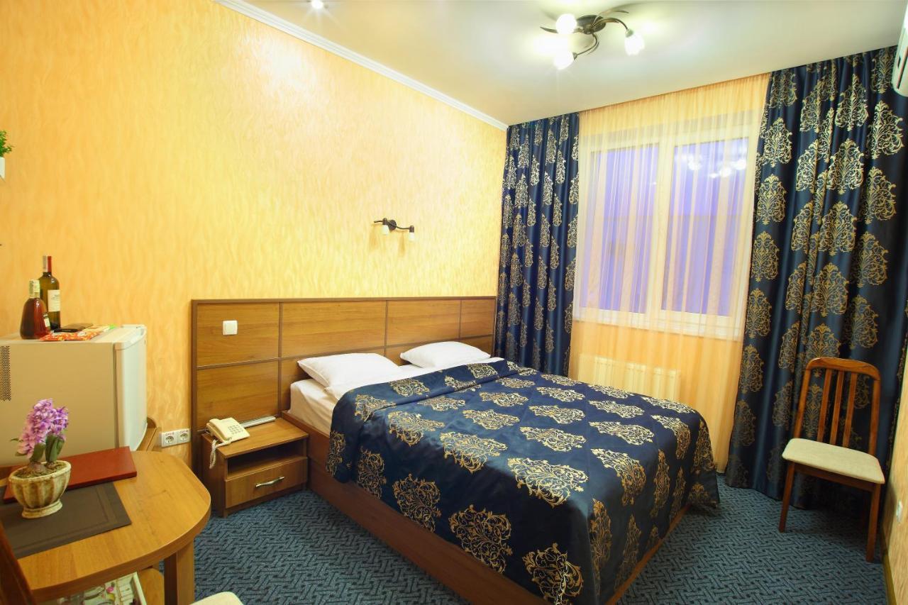 Hotel Dobrodiy Vinnytsia Bagian luar foto