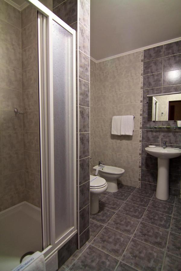 Hotel Dobrodiy Vinnytsia Bagian luar foto