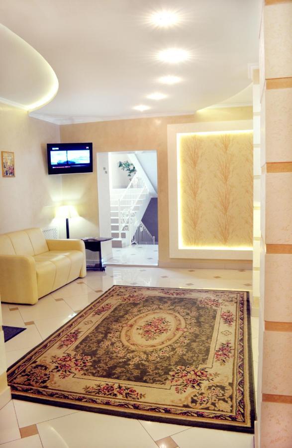 Hotel Dobrodiy Vinnytsia Bagian luar foto